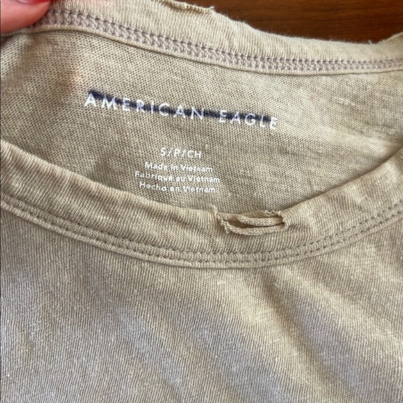 American Eagle Beige Short Sleeve Slightly Cropped Tee Shirt Top - Picture 2 of 3